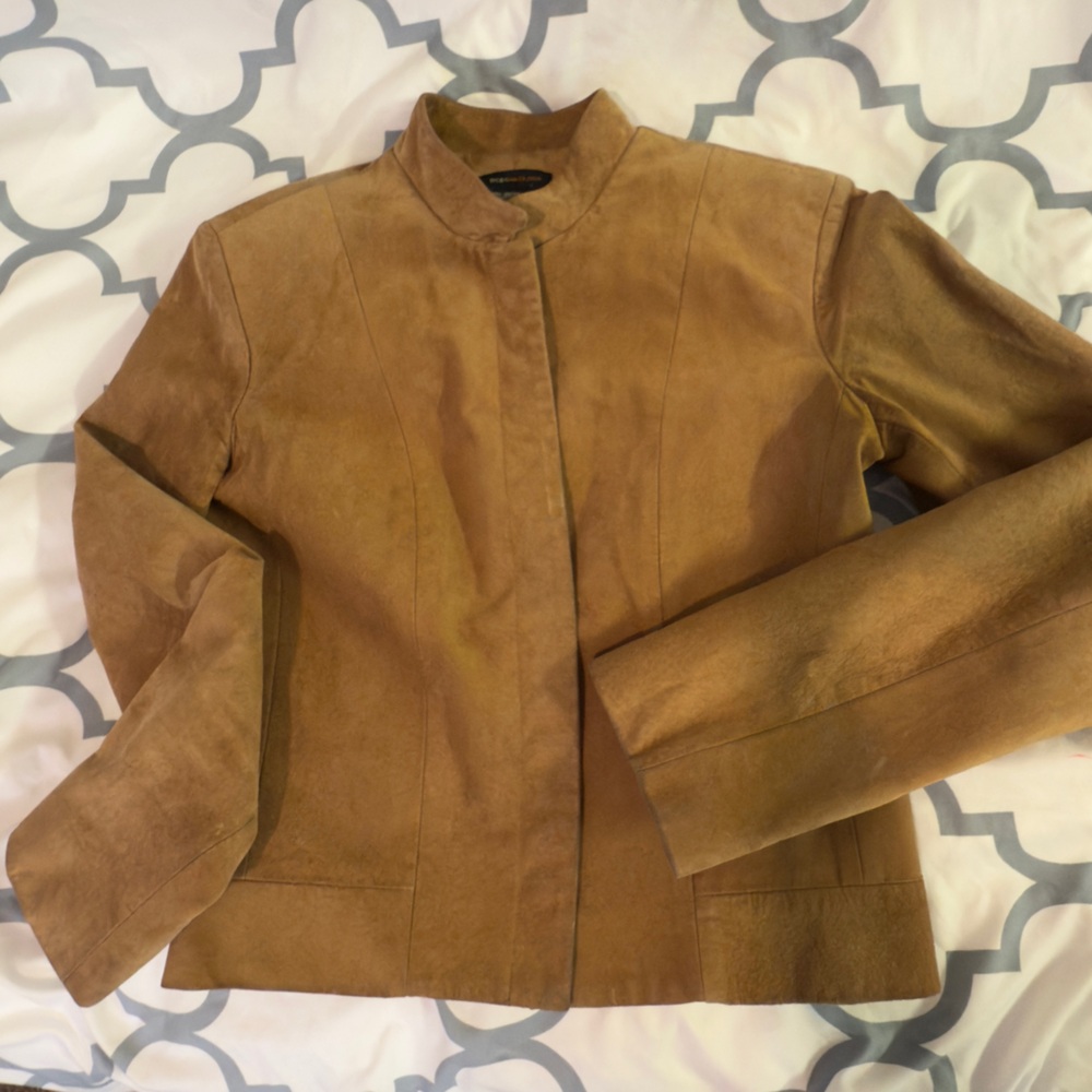 BCBG MaxAzria Tan Suede cropped suede leather jacket size 6